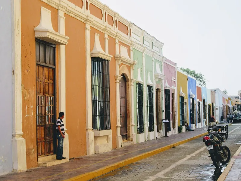 Del chiste de cantina al guion de campaña: La voz popular mexicana como herramienta de copywriting